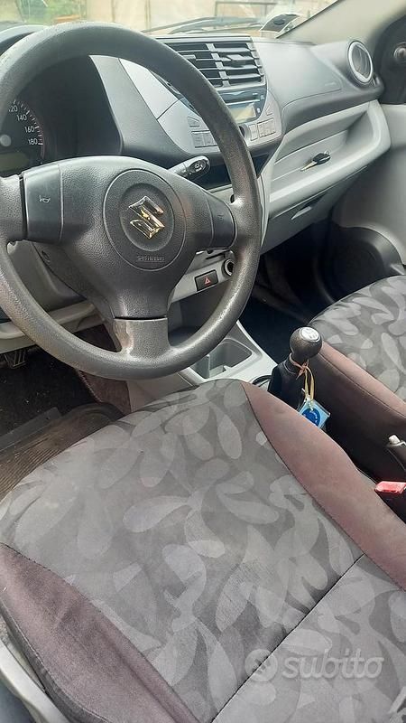 Usata Suzuki Alto 68 CV (50 kW) 2011 Nero Utilitaria