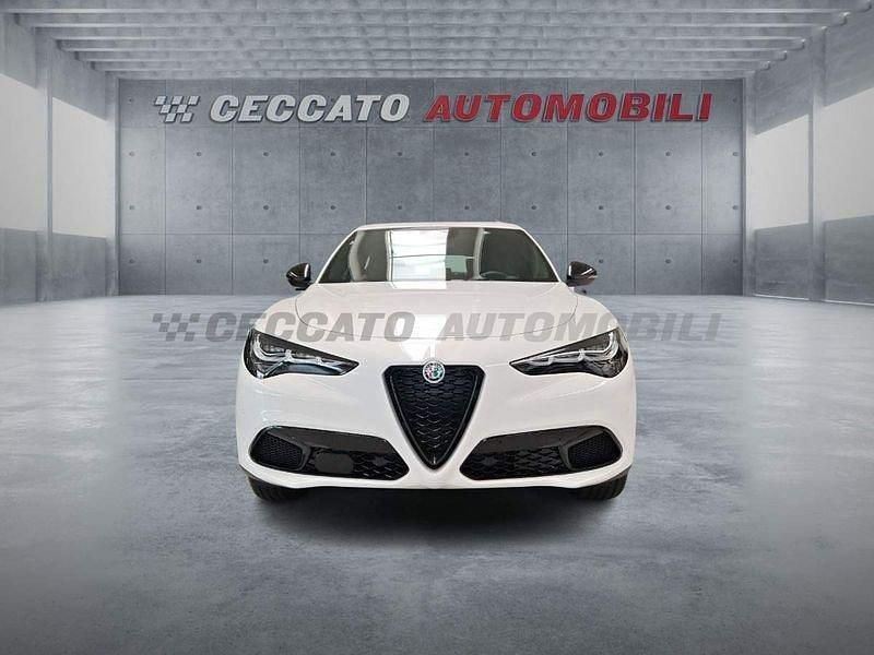 Usata Alfa Romeo Stelvio Sprint 209 CV (153 kW) 2024 Bianco SUV