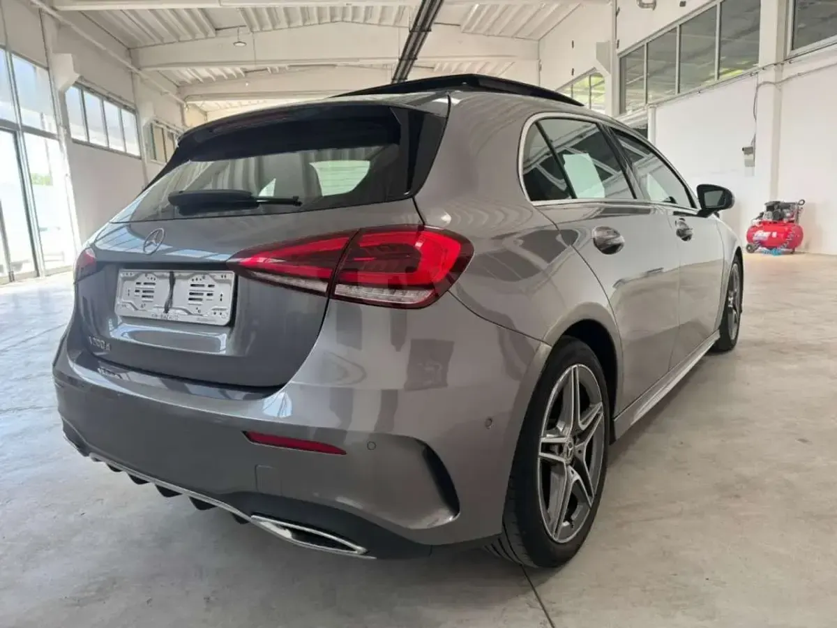 Usata Mercedes A200 AMG line 150 CV (110 kW) 2021 Grigio Berlina