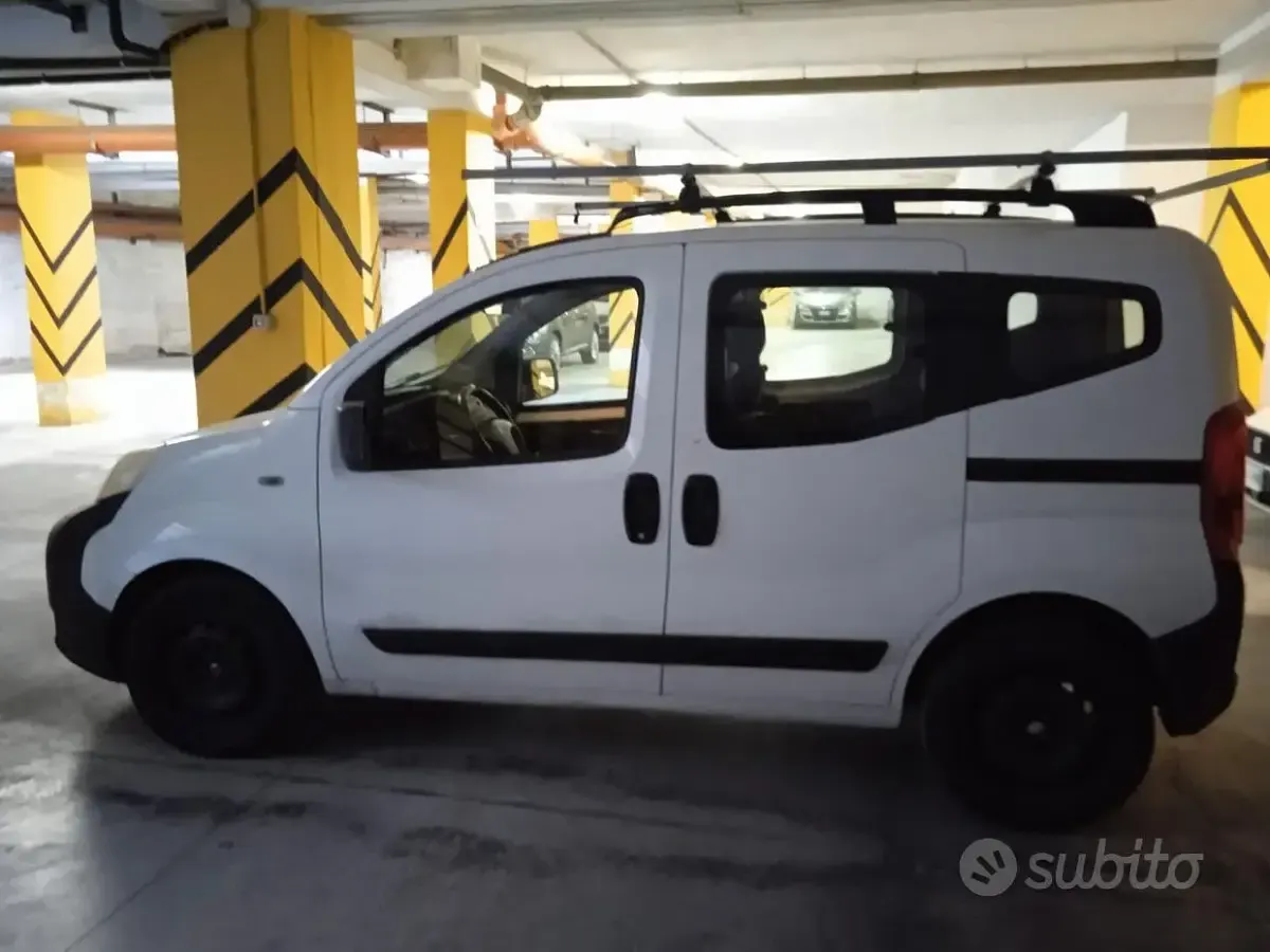 Usata Peugeot Bipper 75 CV (55 kW) 2011 Bianco Monovolume