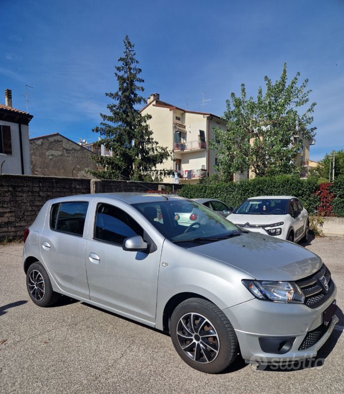 Usata Dacia Sandero 75 CV (55 kW) 2013 Grigio Utilitaria