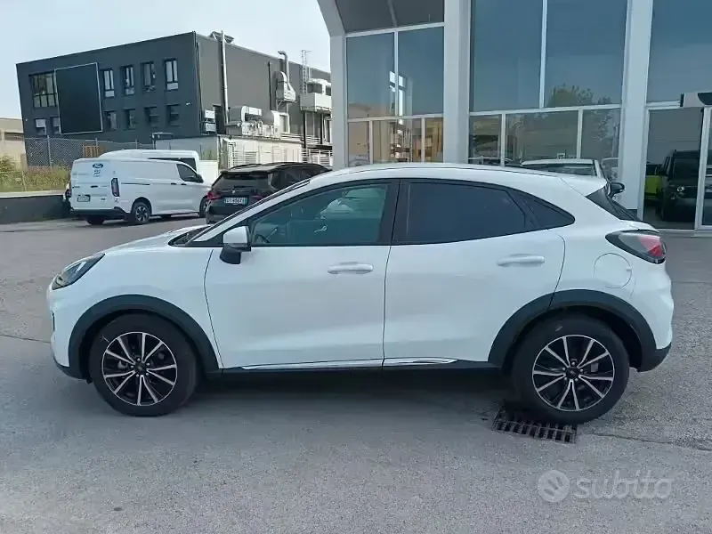 Usata Ford Puma Titanium 124 CV (91 kW) 2024 Bianco SUV