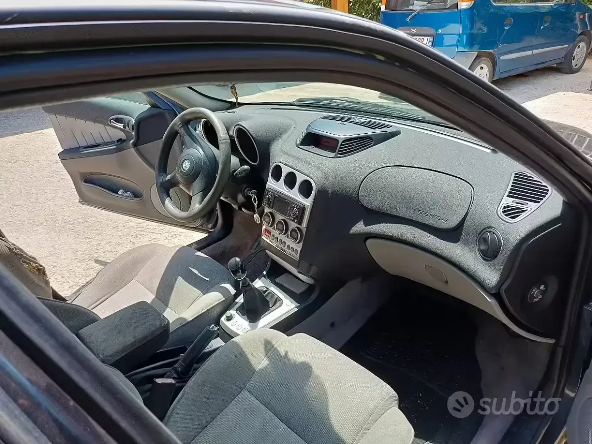 Usata Alfa Romeo 156 116 CV (85 kW) 2004 Blu Berlina