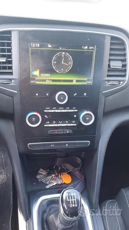 Usata Renault Mégane IV Zen 110 CV (80 kW) 2017 Blu Berlina