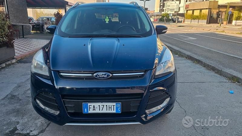 Usata Ford Kuga Titanium 120 CV (88 kW) 2015 Blu SUV