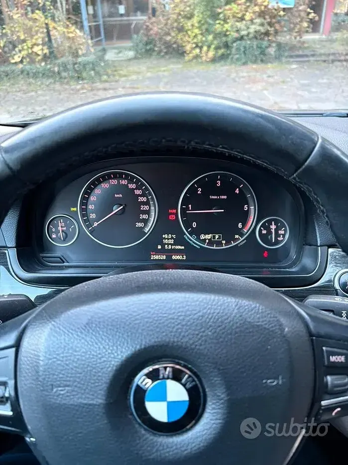 Usata BMW 520 Luxury Line 190 CV (139 kW) 2014 Grigio Station wagon