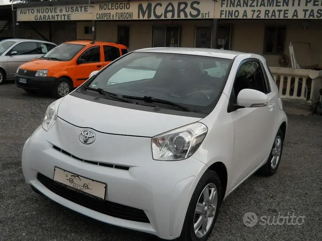 Usata Toyota iQ 90 CV (66 kW) 2011 Bianco Utilitaria