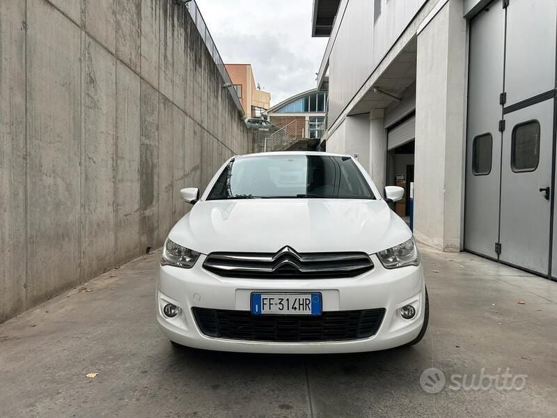 Usata 2016 Citroën C-Elysee I Exclusive Tre volumi | 5500 € (Ottimo prezzo) - Immagine 1/4