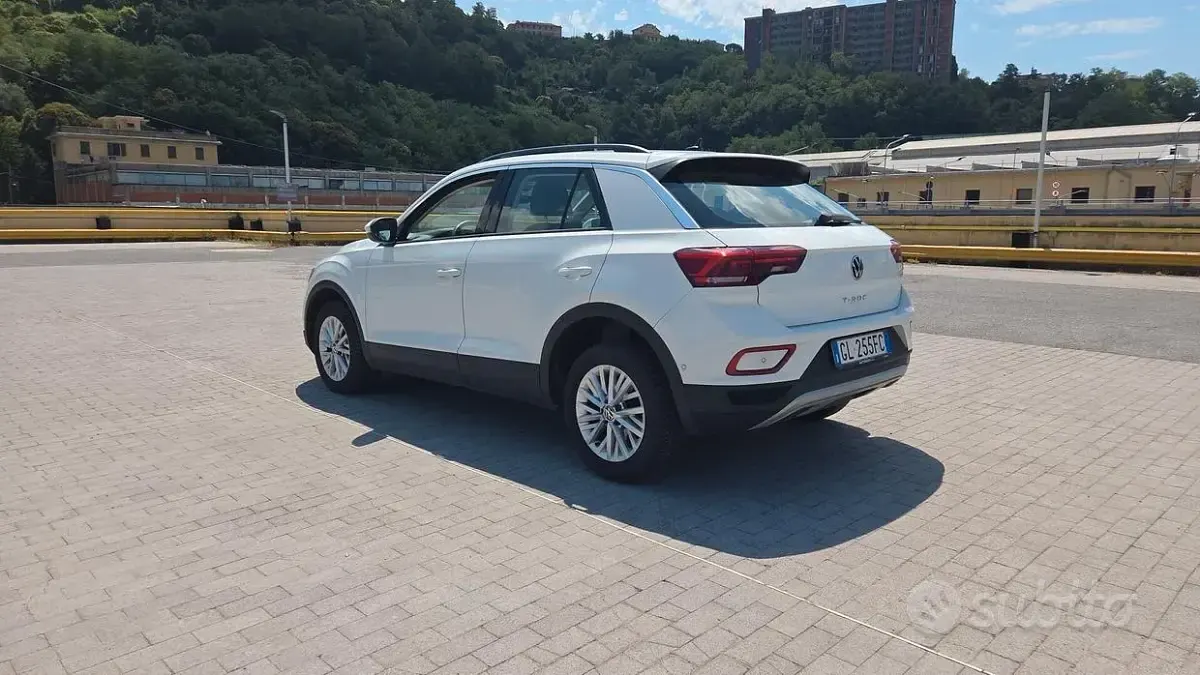 Usata VW T-Roc Life 150 CV (110 kW) 2022 Bianco SUV