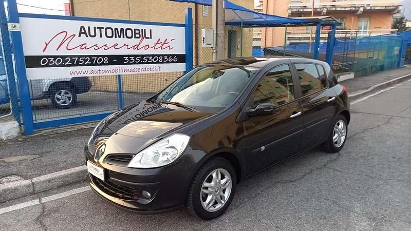 Usata Renault Clio II LE 75 CV (55 kW) 2007 Nero metallizzato Berlina