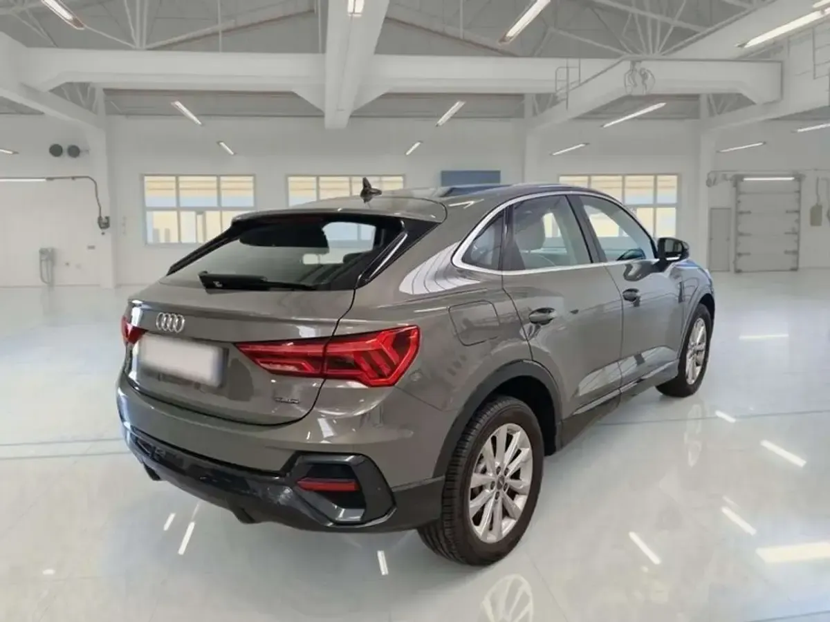 Usata Audi Q3 Sportback Business Plus 150 CV (110 kW) 2020 Grigio SUV