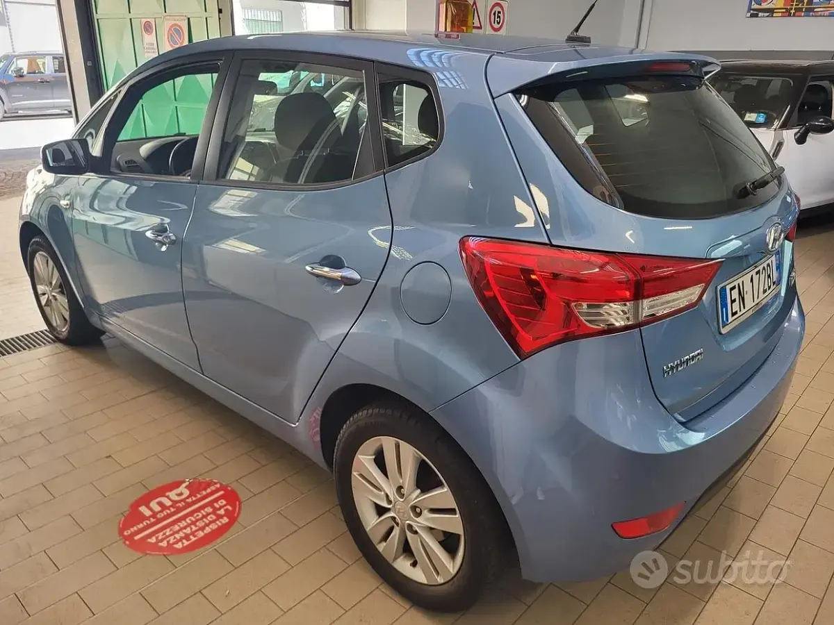 Usata Hyundai ix20 Comfort 90 CV (66 kW) 2012 Blu/azzurro Utilitaria