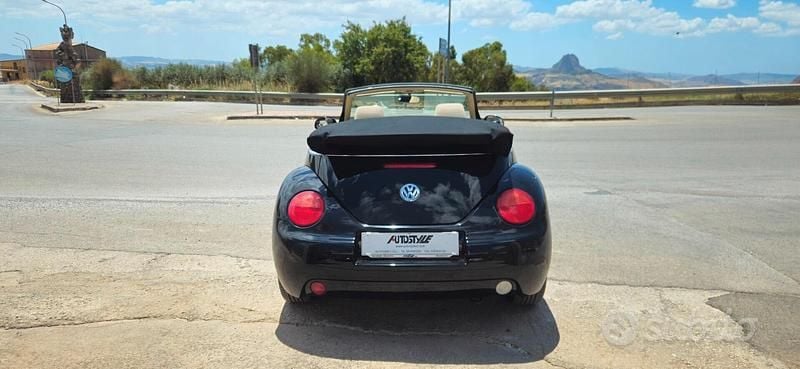 Usata VW New Beetle Cabriolet 101 CV (74 kW) 2004 Nero Cabrio