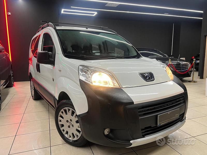 Usata Peugeot Bipper Outdoor 75 CV (55 kW) 2012 Bianco Monovolume