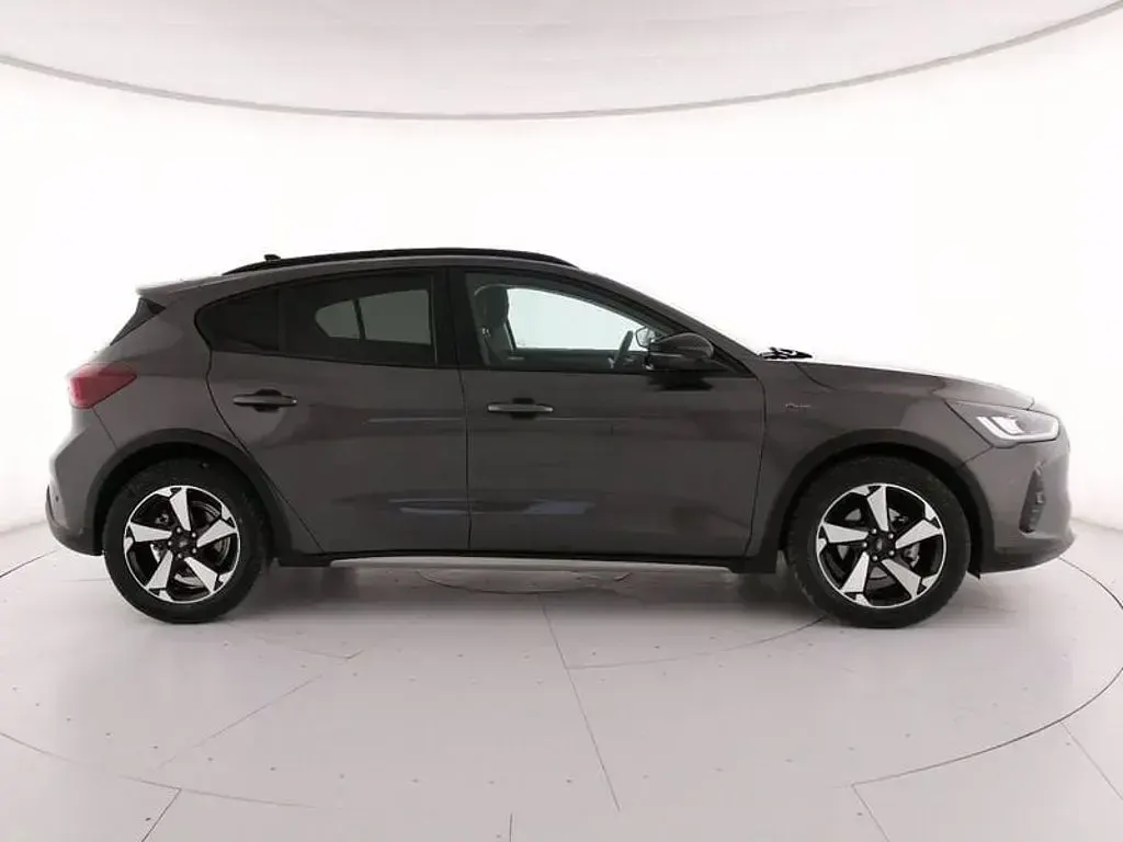 Usata Ford Focus Active 125 CV (91 kW) 2022 Grigio SUV
