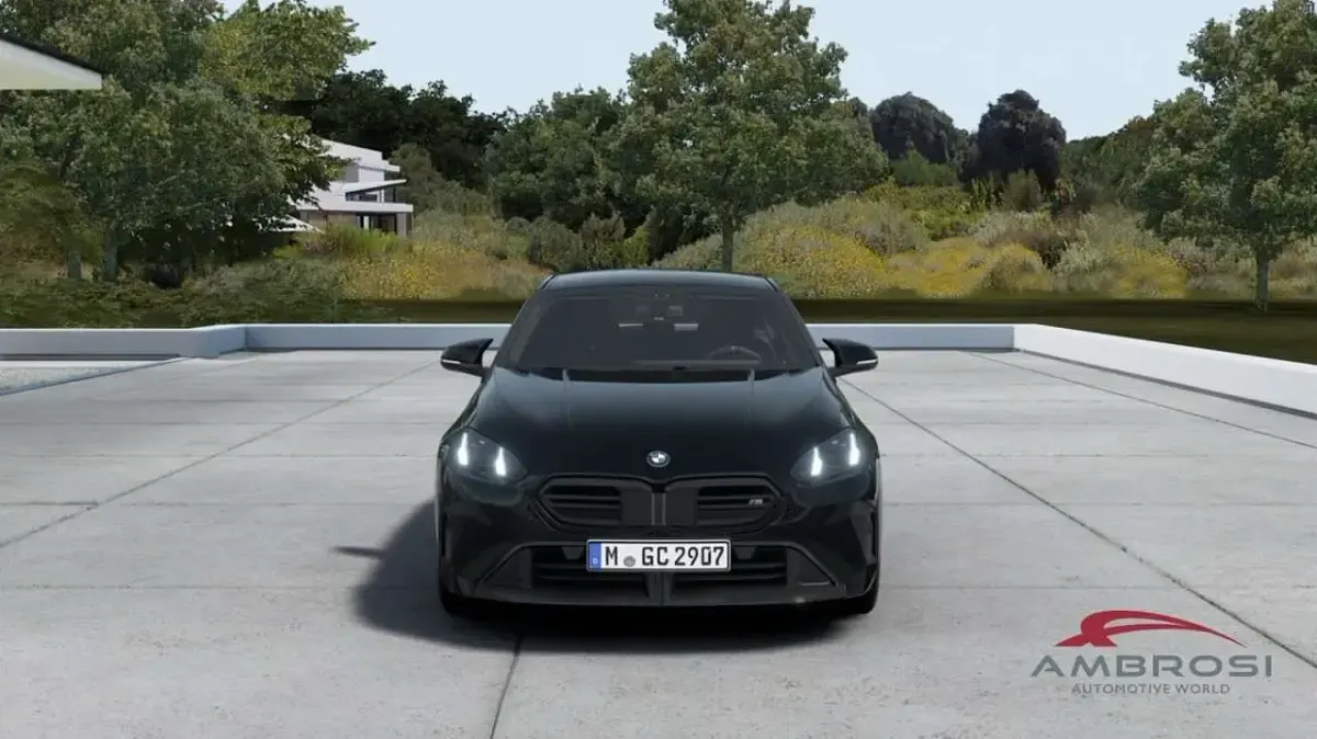 Nuova BMW M135 M Sport 300 CV (220 kW) 2026 Black sapphire metallizzato Utilitaria