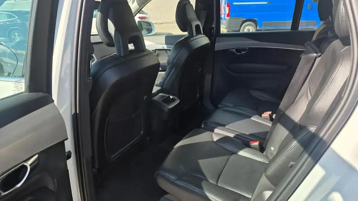 Usado Volvo XC90 Momentum 235 HP (172 kW) 2020 Branco SUV