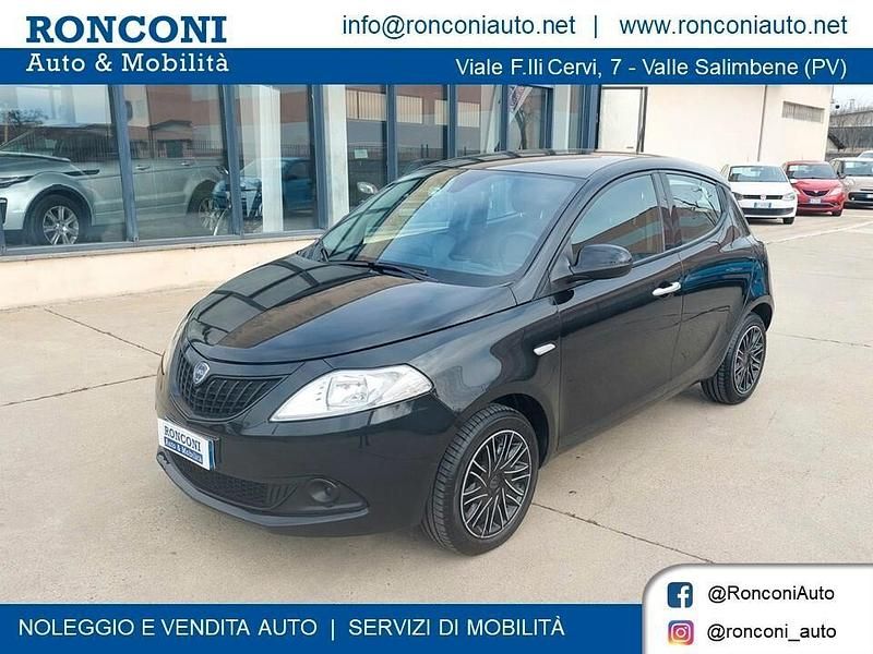 Usata Lancia Ypsilon Silver 69 CV (50 kW) 2023 Nero Utilitaria