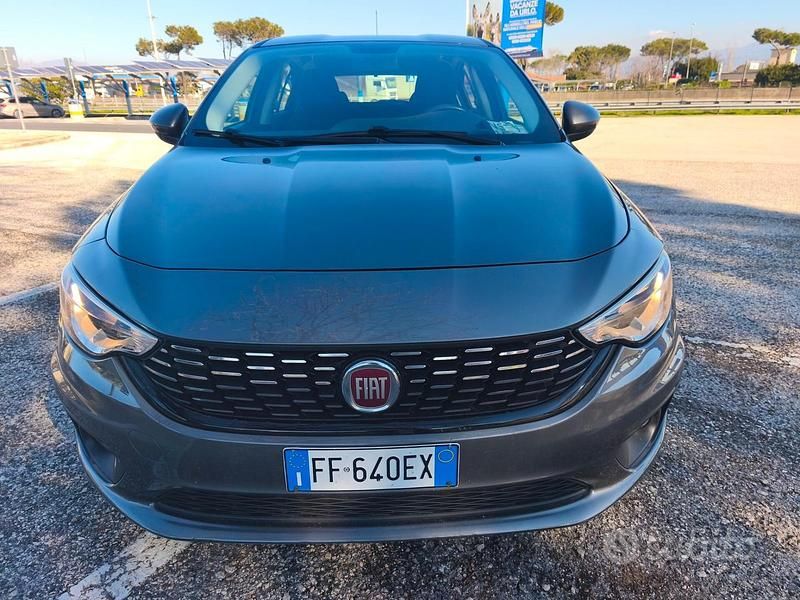 Usata Fiat Tipo Easy 120 CV (88 kW) 2016 Grigio Berlina