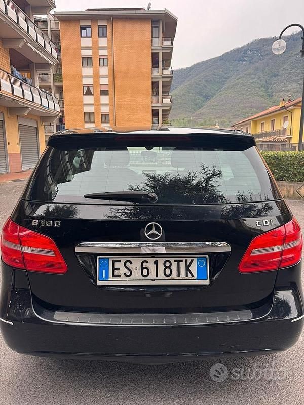 Usata Mercedes B180 109 CV (80 kW) 2014 Nero Monovolume
