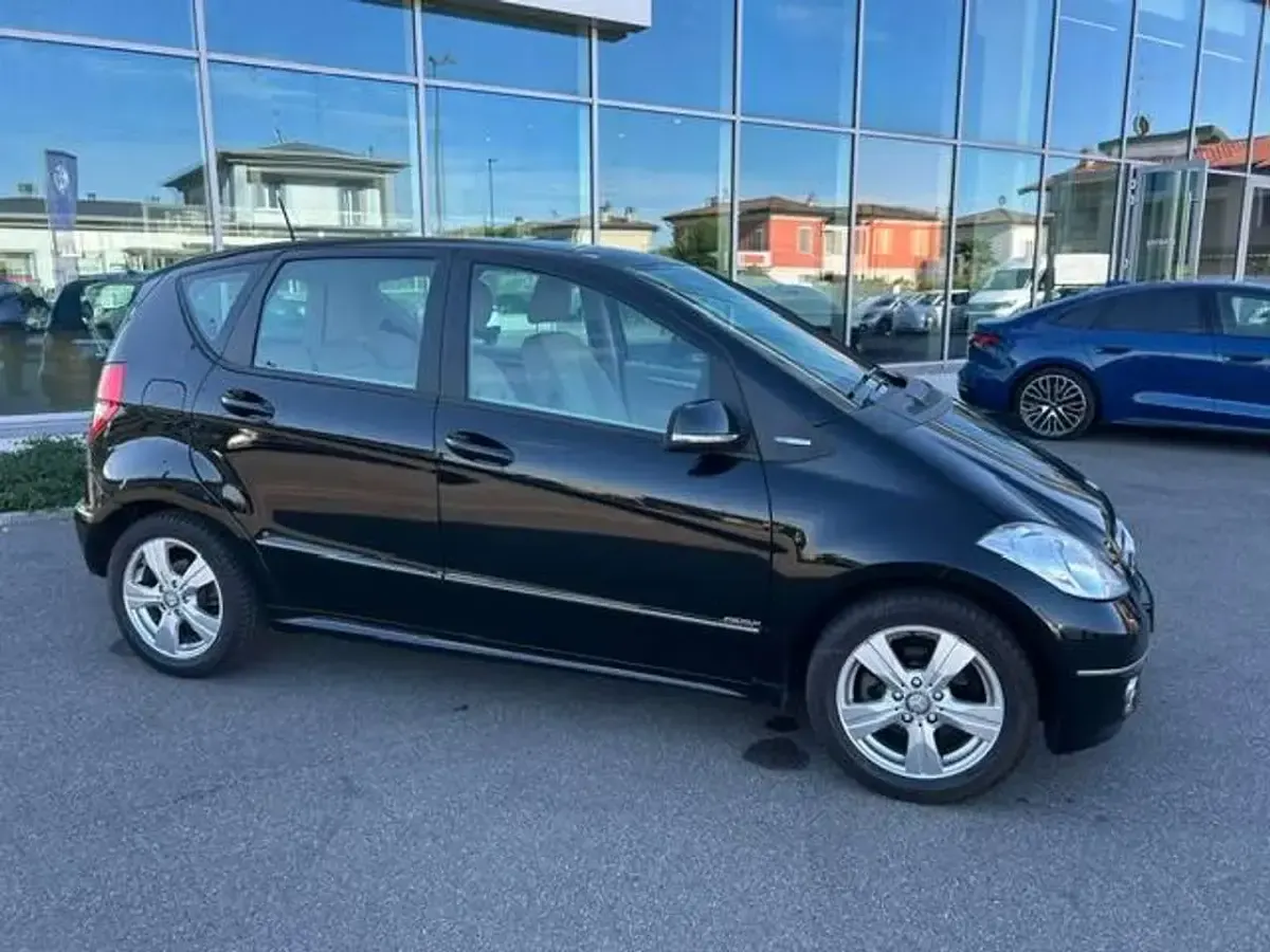 Usata Mercedes A160 Premium 95 CV (69 kW) 2011 Nero Utilitaria