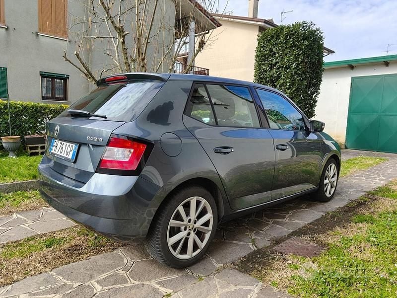 Usata Skoda Fabia 75 CV (55 kW) 2017 Grigio Berlina