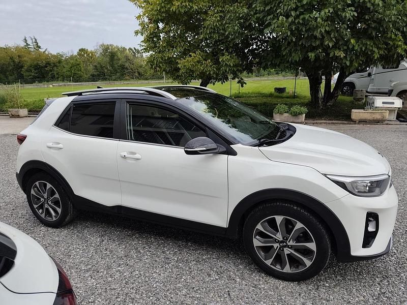 Usata Kia Stonic 120 CV (88 kW) 2019 Bianco SUV