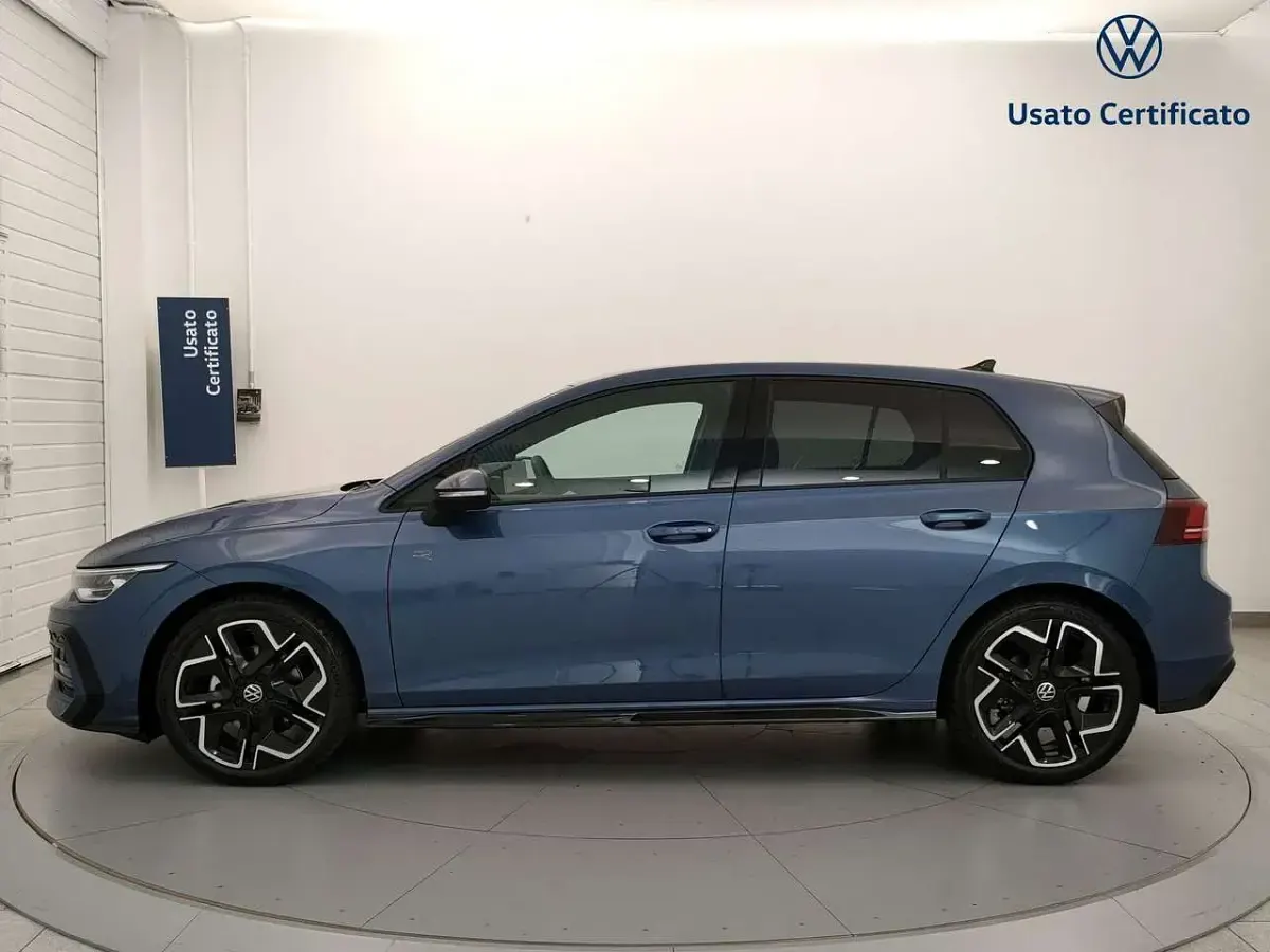 Nuova VW Golf VIII R-line Plus 150 CV (110 kW) 2026 Blu/azzurro Berlina