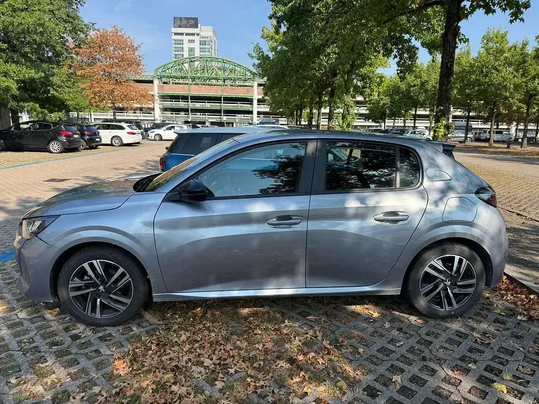 Usata Peugeot 208 Active 75 CV (55 kW) 2023 Argento Utilitaria
