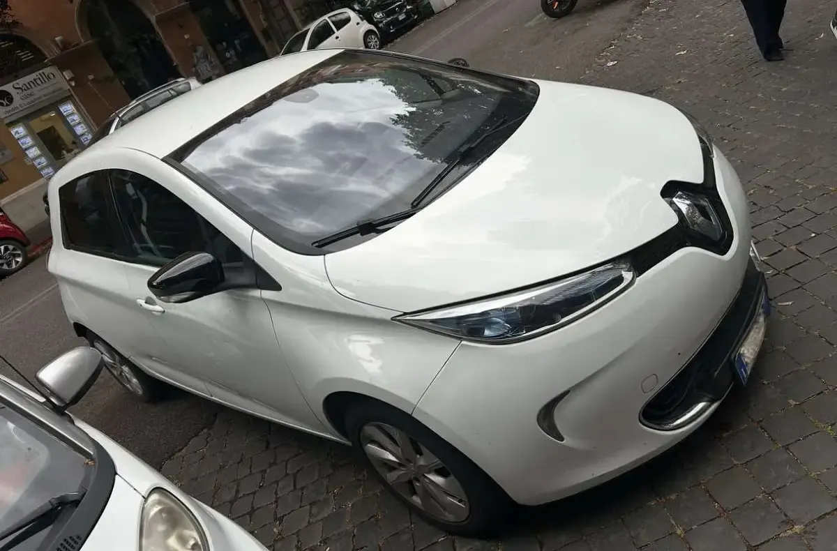 Usata Renault Zoe Zen 42 kW (58 CV) 2015 Utilitaria