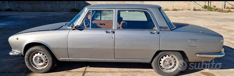 Grigio Usata 1970 Alfa Romeo Giulia Tre volumi | 13.000 € - Immagine 1/4