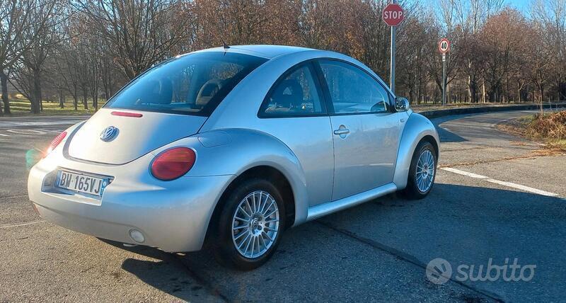 Usato 2001 VW Beetle 1.6 Benzin 102 CV (1.000 €)
