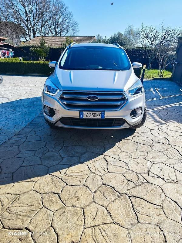 Usata Ford Kuga 120 CV (88 kW) 2019 Grigio SUV