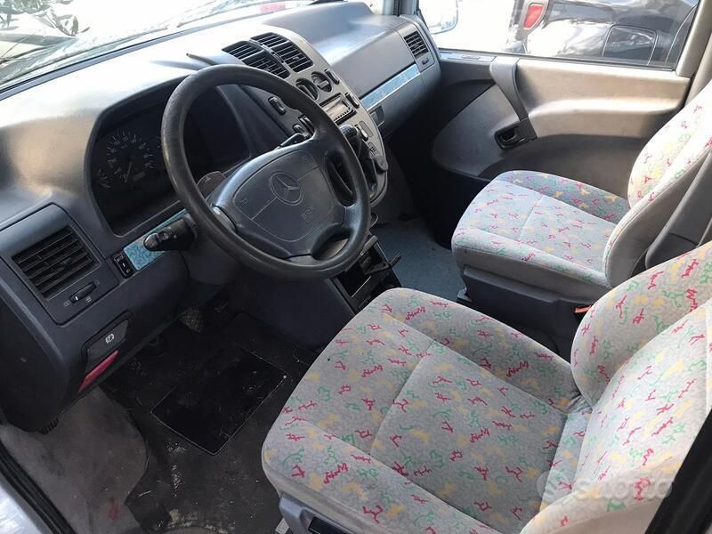 Usata Mercedes Vito 98 CV (72 kW) 1998 Grigio Furgone