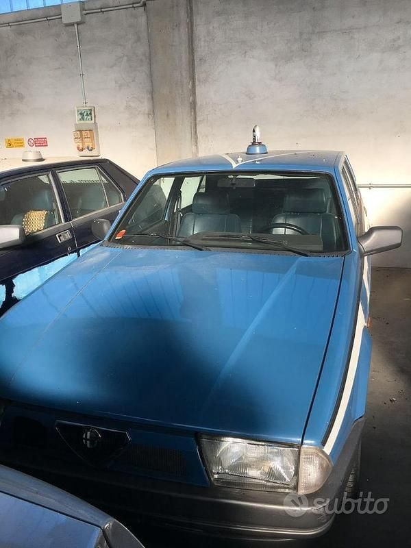 Usata Alfa Romeo 75 120 CV (88 kW) 1987 Blu Berlina