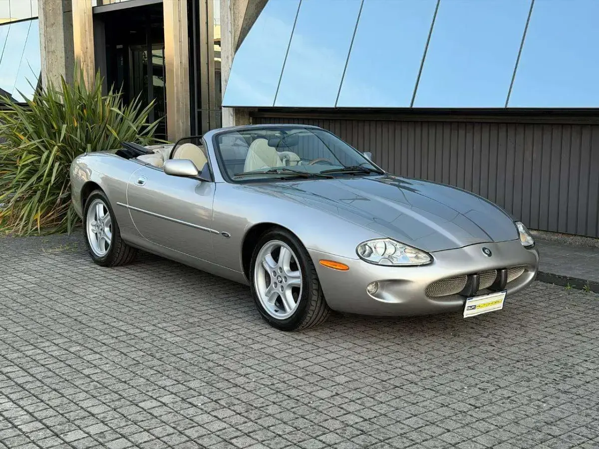 Usata Jaguar XK8 284 CV (208 kW) 1999 Argento Cabrio