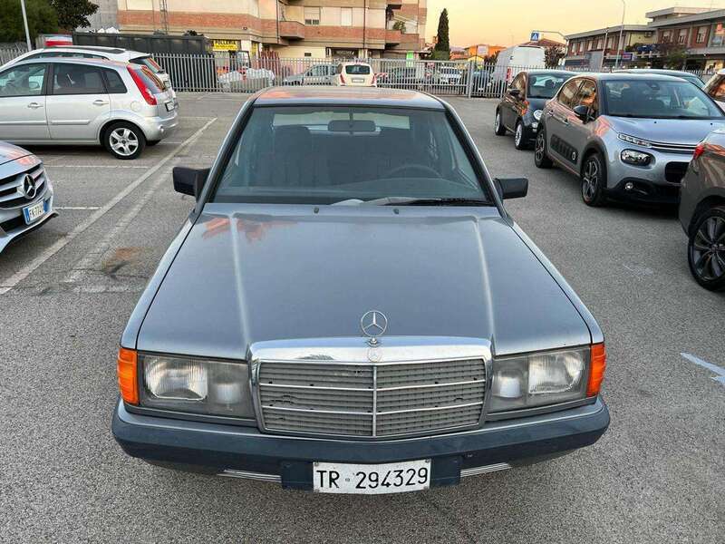 Usato 1989 Mercedes 190 2.0 Benzin 122 CV (2.200 €)