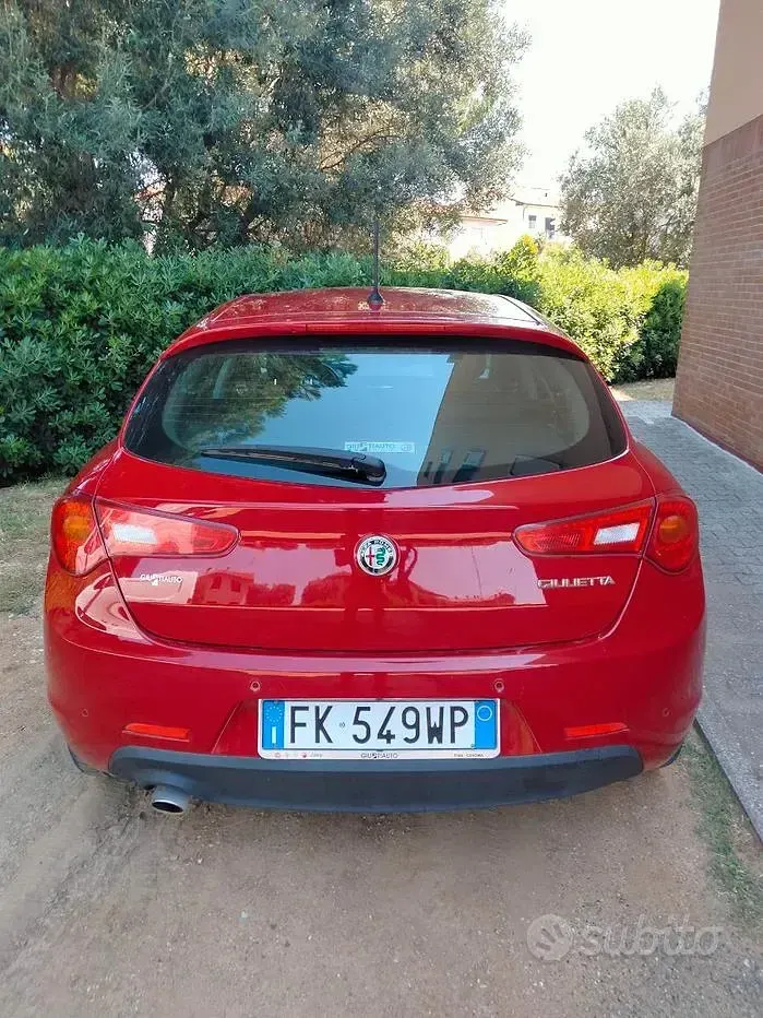 Usata Alfa Romeo Giulietta 120 CV (88 kW) 2017 Rosso Utilitaria