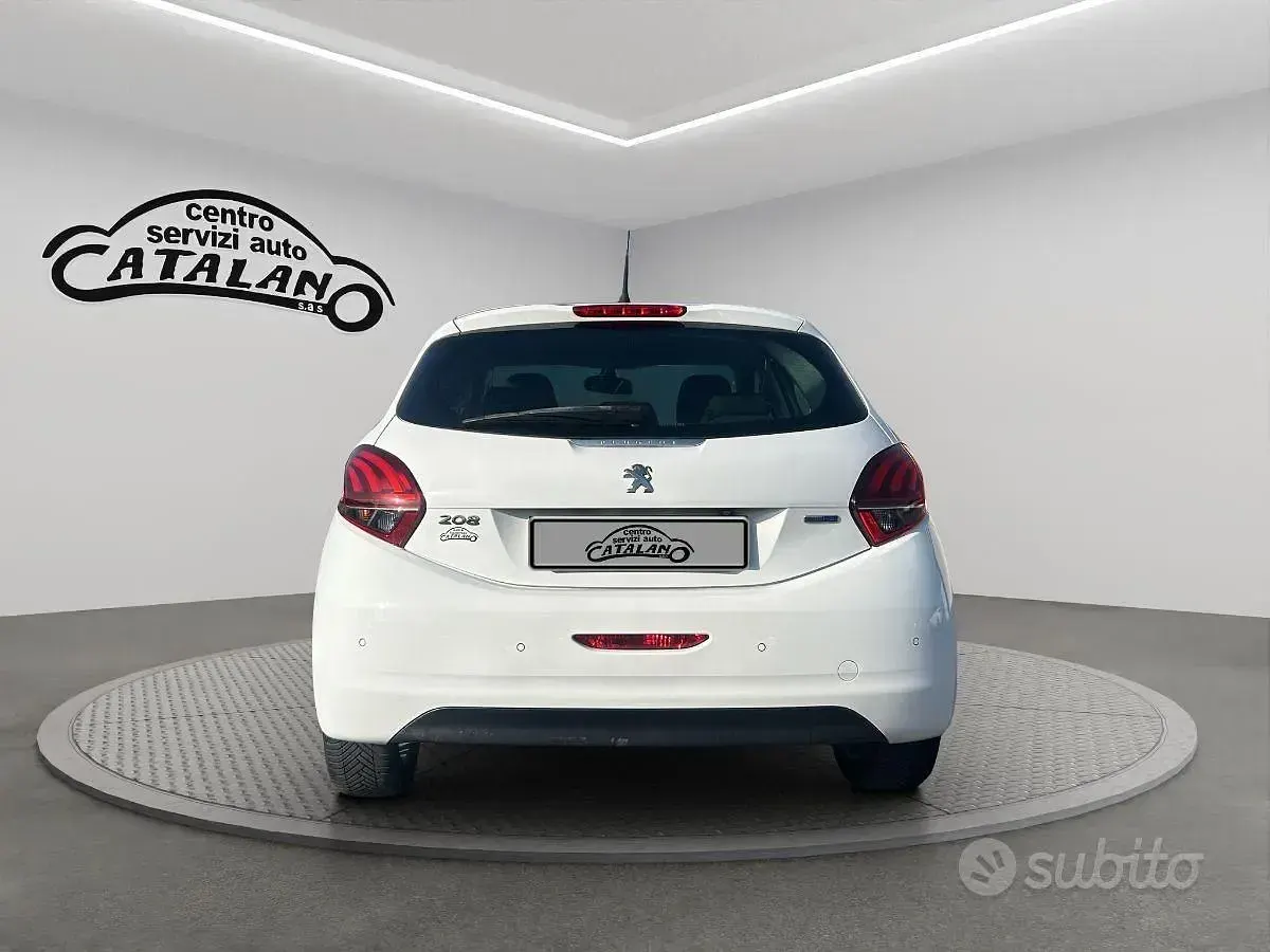 Usata Peugeot 208 Allure 75 CV (55 kW) 2016 Bianco Utilitaria