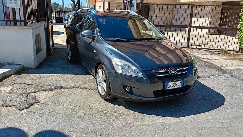 Usata Kia Ceed 116 CV (85 kW) 2008 Grigio Utilitaria