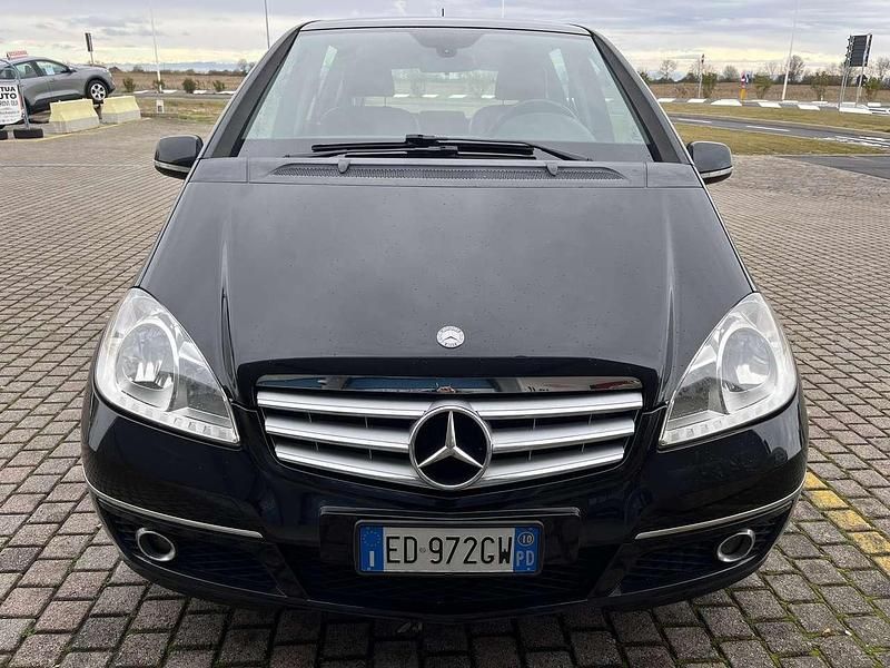 Usata Mercedes A180 Avantgarde 109 CV (80 kW) 2010 Nero Monovolume