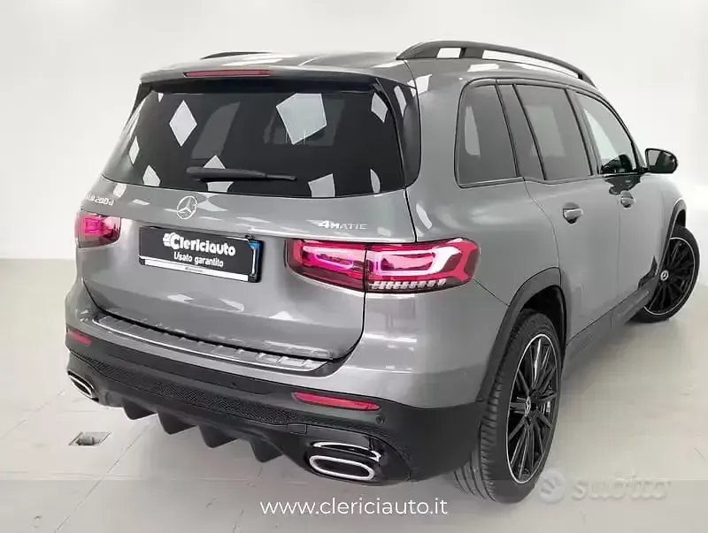 Usata Mercedes GLB200 AMG 150 CV (110 kW) 2023 Grigio SUV