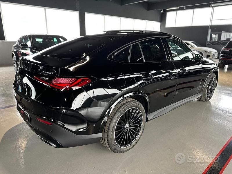 Usata Mercedes GLC300e AMG 269 CV (197 kW) 2024 Nero Coupé
