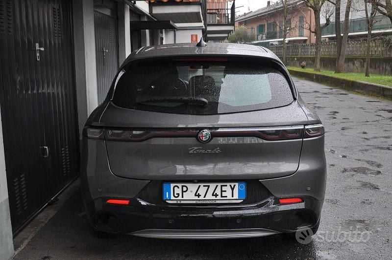 Usata Alfa Romeo Tonale Ti 160 CV (117 kW) 2023 Grigio SUV