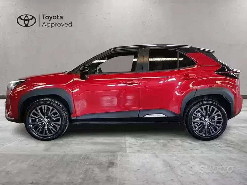 Usata Toyota Yaris Cross 116 CV (85 kW) 2023 Rosso SUV