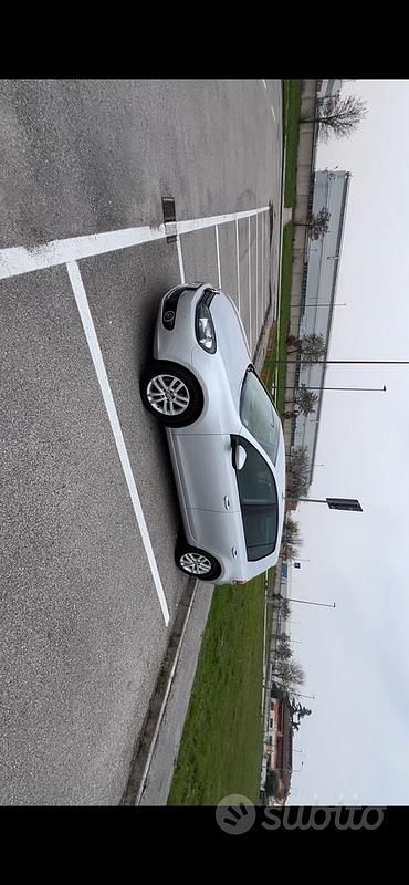 Usata VW Golf VI 105 CV (77 kW) 2010 Grigio Utilitaria