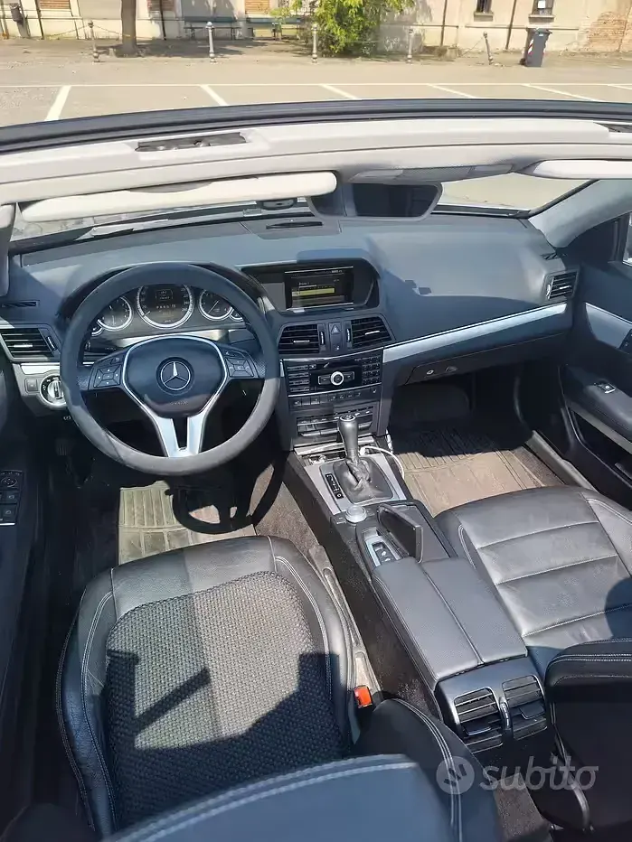Usata Mercedes E220 170 CV (125 kW) 2013 Grigio Cabrio