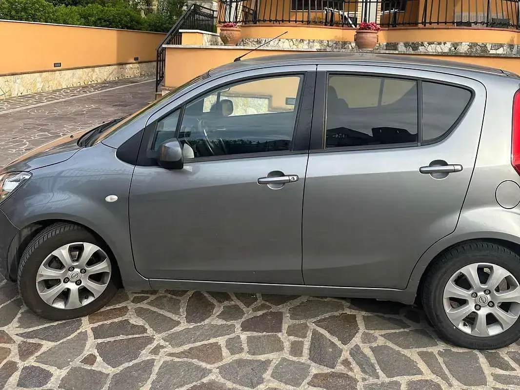 Usata Opel Agila Enjoy 68 CV (50 kW) 2010 Grigio Utilitaria