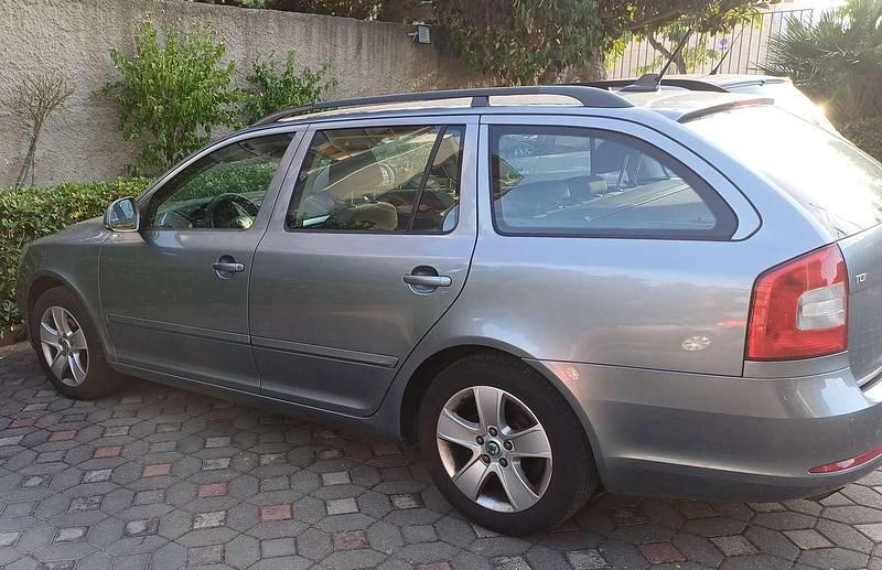 Usata Skoda Octavia Ambition 105 CV (77 kW) 2013 Grigio Station wagon