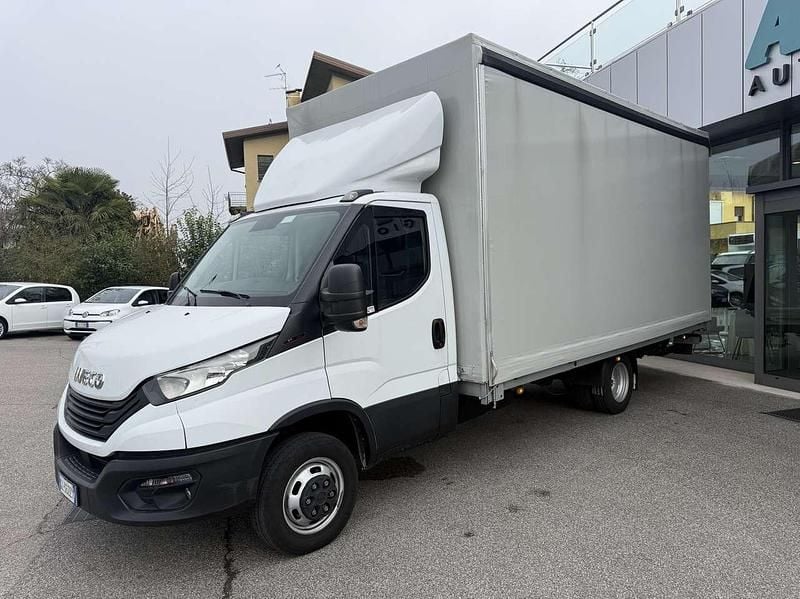 Usata Iveco Daily 160 CV (117 kW) 2022 Bianco Furgone